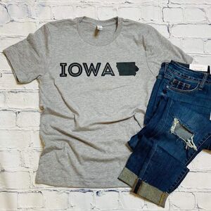 Gray Iowa (with State) Tshirt‎